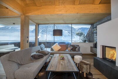 HIGH-END PENTHOUSE┃3BR┃KITZBÜHEL ALPS┃UP TO 8 GUESTS┃SAUNA┃