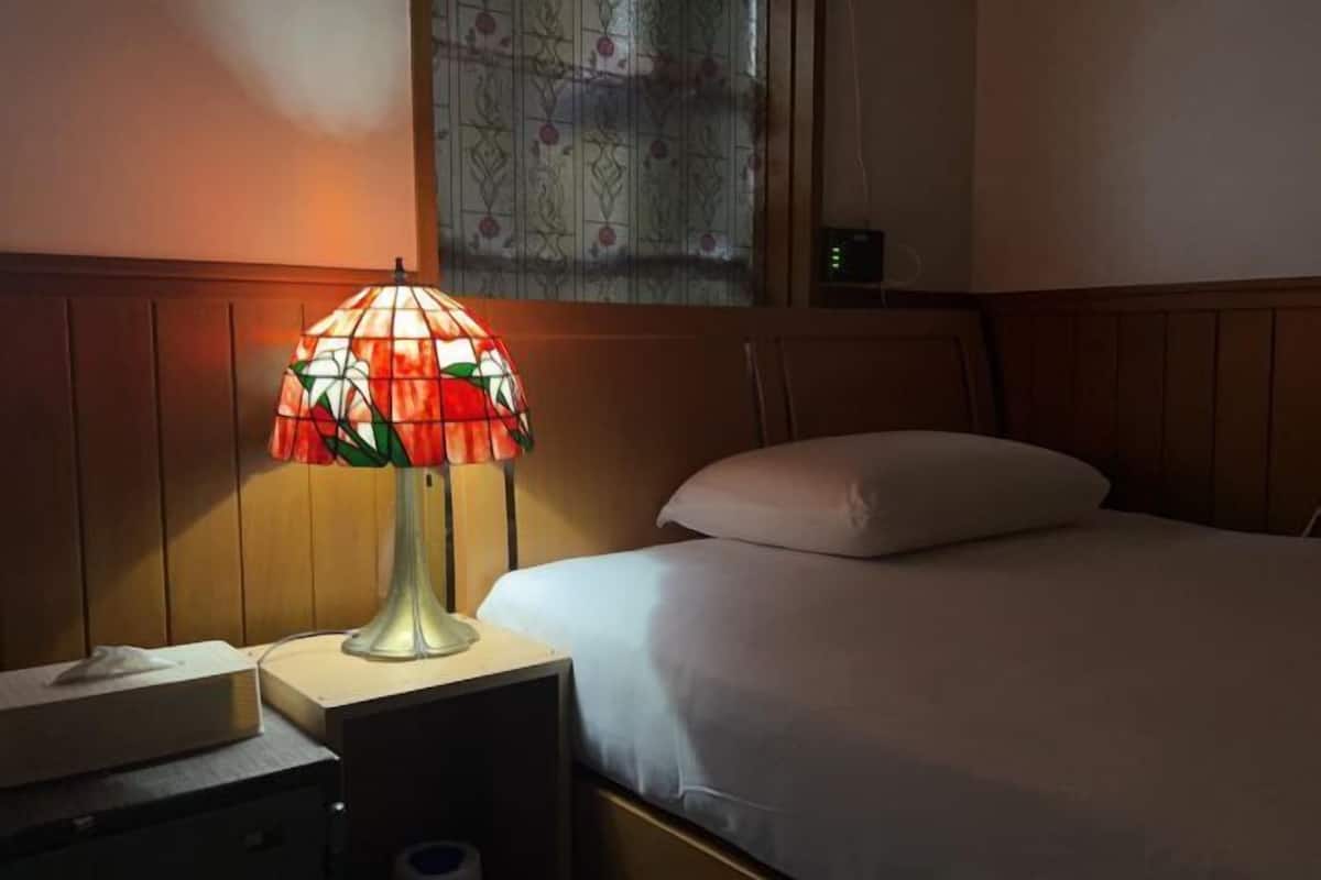 Minibar, skrivbord, strykjärn/strykbräda och gratis wi-fi