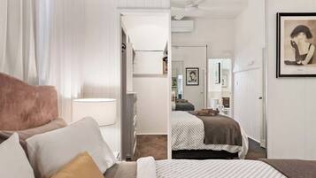 3 bedrooms, desk, iron/ironing board, travel cot