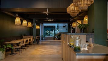 Breakfast, lunch, dinner served; local and international cuisine