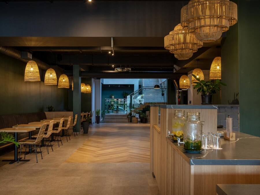 Breakfast, lunch, dinner served; local and international cuisine