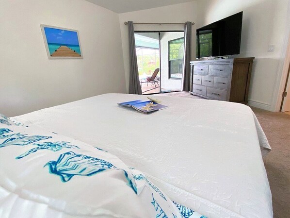 3 bedrooms, iron/ironing board, free WiFi, bed sheets - Just beachy Pool Gulf access (Cape Coral)