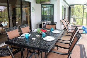 Outdoor dining