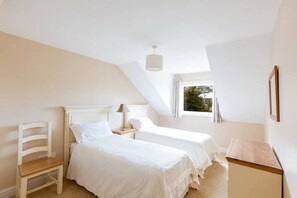 House | 3 bedrooms, iron/ironing board, free WiFi, bed sheets - House 3 Dingle Manor Remarkable 3-bed House (Dingle)