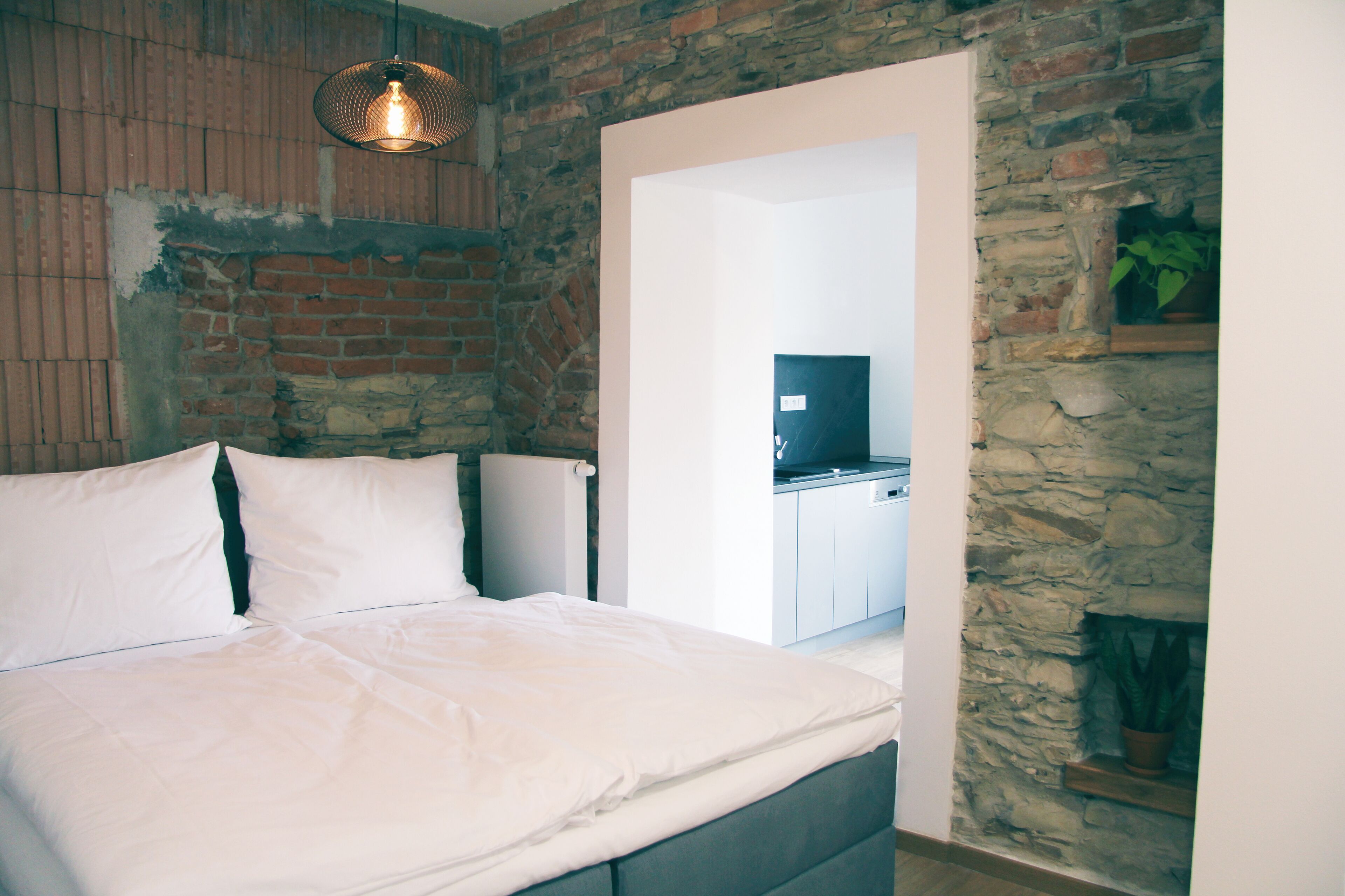 Soundproofing, free WiFi, bed sheets