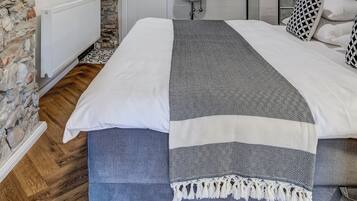 Deluxe Suite | Soundproofing, WiFi (free), bed sheets