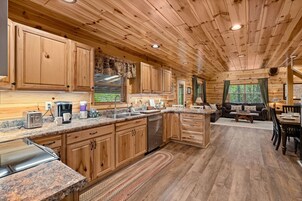 Cabin, 2 Bedrooms | Private kitchen | Fridge, oven, stovetop, coffee/tea maker
