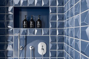 Deluxe Double Room | Bathroom | Shower, rainfall showerhead, designer toiletries, hair dryer