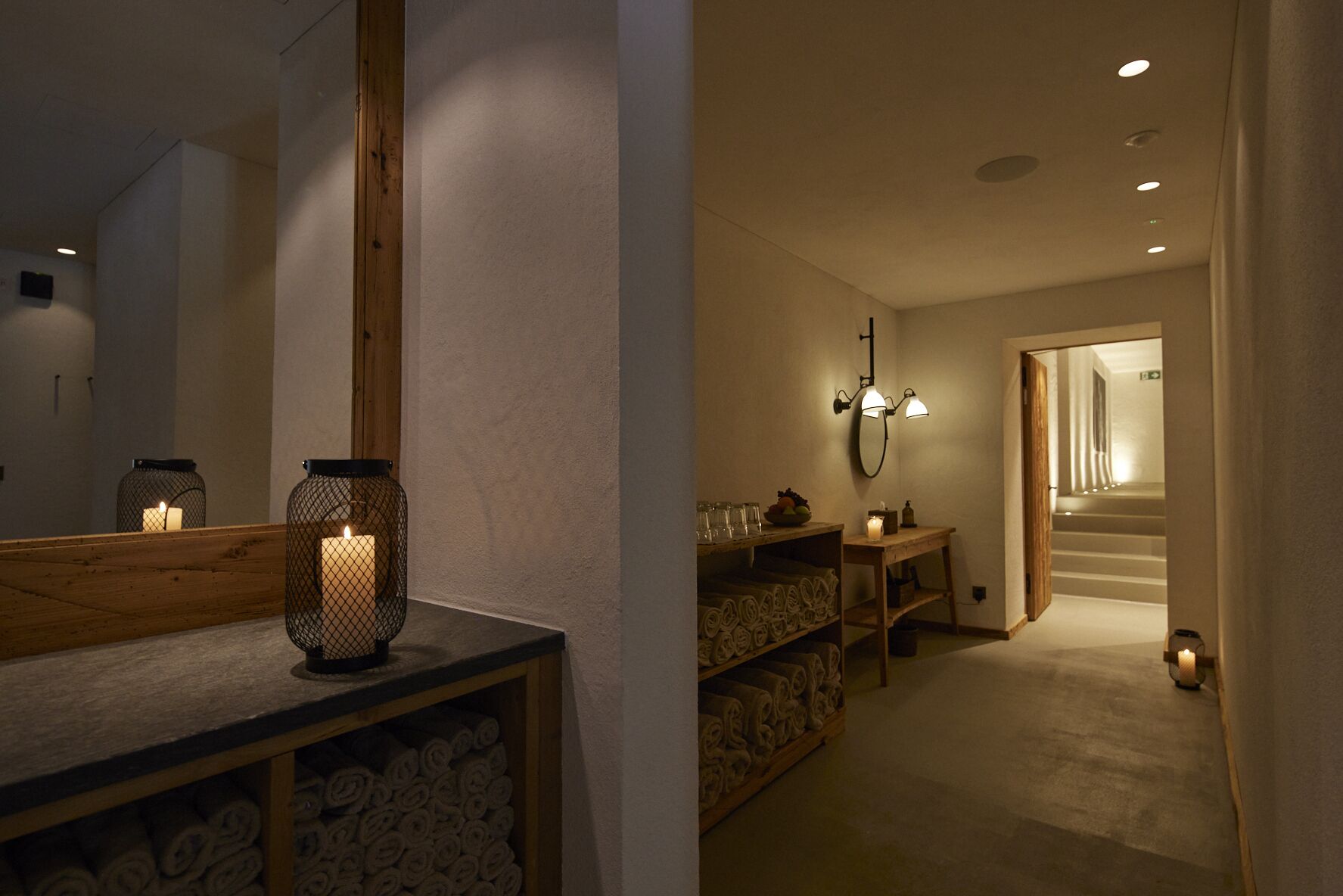 deep-tissue massages, 1 treatment room, massages