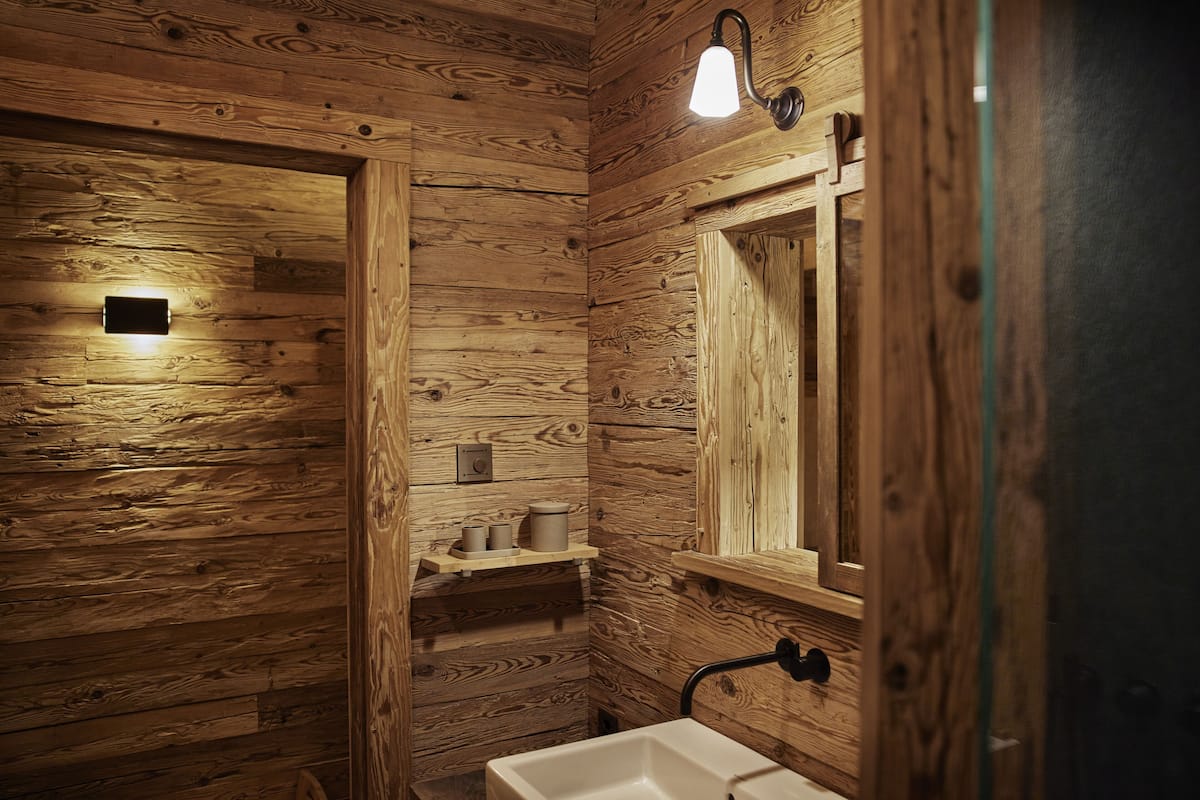 premium bedding, desk, laptop workspace, free wifi