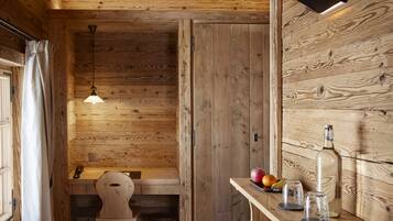 Superior Double Room | Bathroom