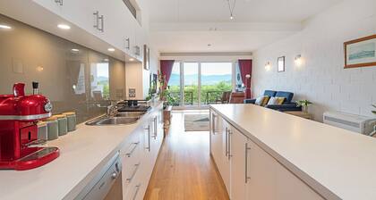 Eastern Shore Escape Panoramic Modern Comforts