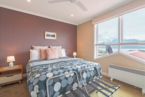 2 bedrooms, desk, iron/ironing board, travel crib