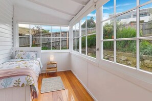 3 bedrooms, desk, iron/ironing board, travel cot