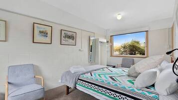2 bedrooms, iron/ironing board, travel cot, WiFi