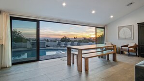 Interior - Skyline: 5 bed/6 bath, amazing views, tennis & basketball courts, pool, hot tub (Catalina Foothills)