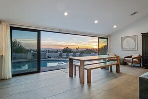 Interior - Skyline: 5 bed/6 bath, amazing views, tennis & basketball courts, pool, hot tub (Catalina Foothills)