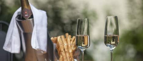 Breakfast served, local and international cuisine, golf course views