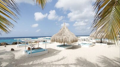 Amazing luxury villa on Vista Royal Jan Thiel, seaview only 3 min. to the beach.