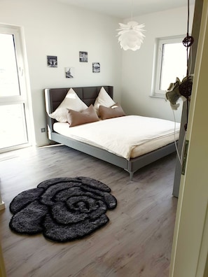 Deluxe-Haus | Hochwertige Bettwaren, individuell dekoriert, Bettwäsche