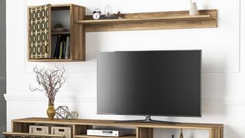 Deluxe House | Living room | Toys, heated floors