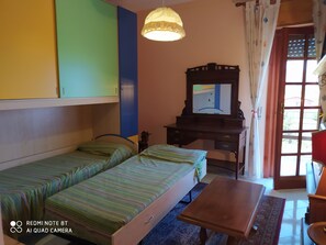 3 bedrooms, bed sheets