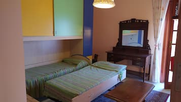 3 bedrooms, bed sheets