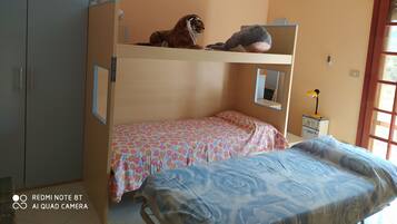 3 bedrooms, bed sheets