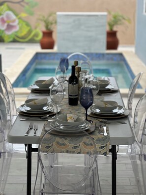Dining - Your Island getaway in Jamaica.
Come and have a taste of Paradise & the culture (Falmouth)