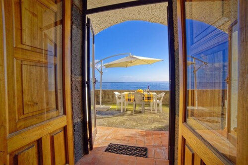 sea view house with Etna behind