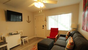 Living room - Tropic Breeze Unit #1 Madeira Beach Steps Away fro (Madeira Beach)