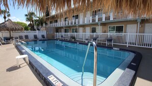 Pool - Tropic Breeze Unit #1 Madeira Beach Steps Away fro (Madeira Beach)