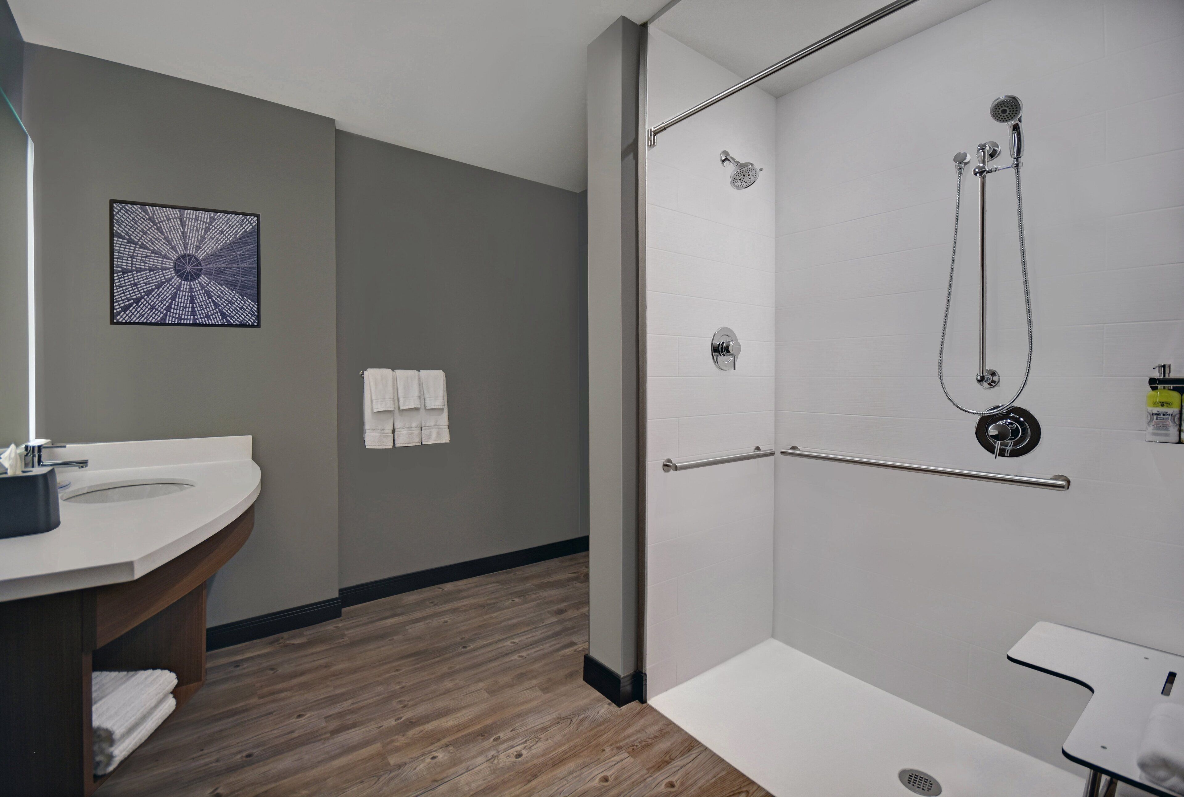 suite, 1 bedroom, accessible, kitchen (communications, roll in shower) | bathroom | towels
