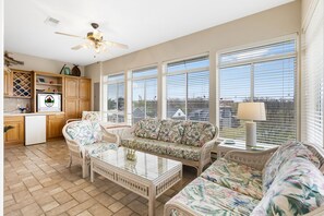 Smart TV, DVD player