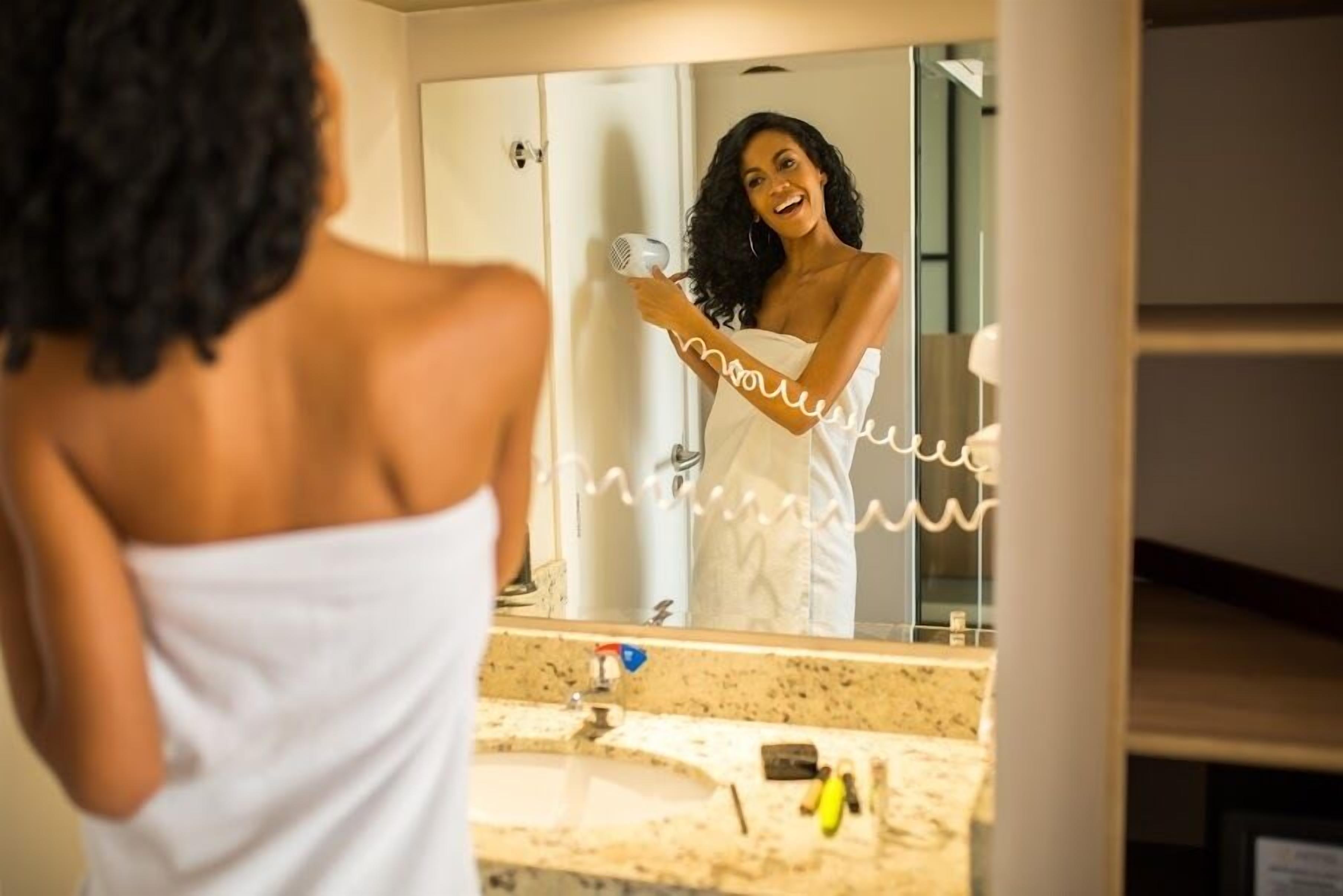 luxury double room | bathroom | shower, free toiletries, hair dryer, towels