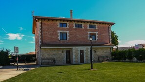 Exterior - 4* rural houses with garden and all comforts (sasamon)