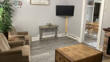 Smart TV, fireplace, DVD player