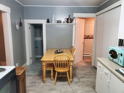 Cozy Farmhouse in Town