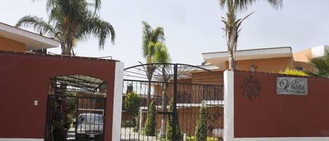 EntrĂ©e de lâhĂ©bergement