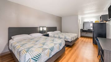 Escritorio, wifi gratis, ropa de cama