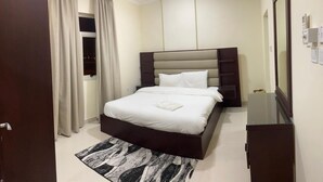 Egyptian cotton sheets, premium bedding, pillowtop beds, WiFi (free)