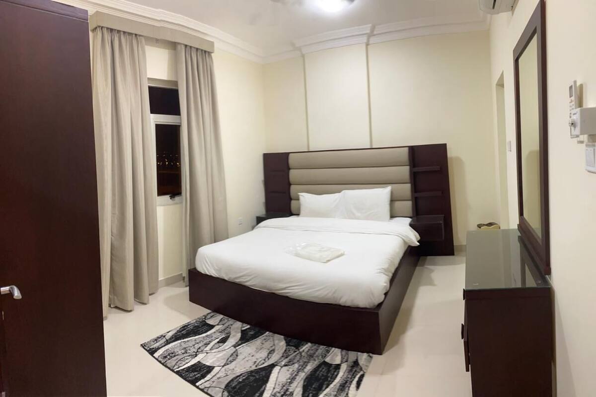 Egyptian cotton sheets, premium bedding, pillowtop beds, WiFi (free)
