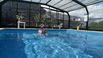 室内游泳池,恒温泳池