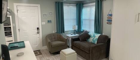 Smart TV, computer monitors