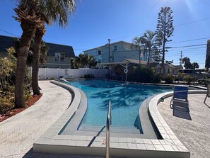 Ulkouima-allas, lämmitetty uima-allas