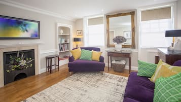 TV, fireplace, stereo