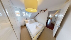 3 habitaciones, escritorio, tabla de planchar con plancha y wifi gratis 