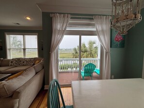 Télévision à écran plat, Hulu, services de streaming