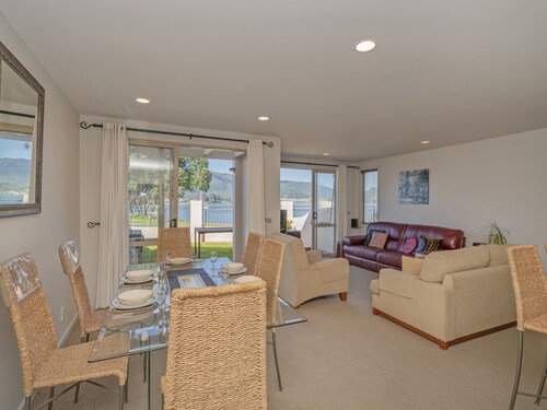 Tairua Waterfront Retreat - Tairua Apartment