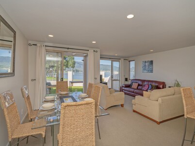 Tairua Waterfront Retreat - Tairua Apartment